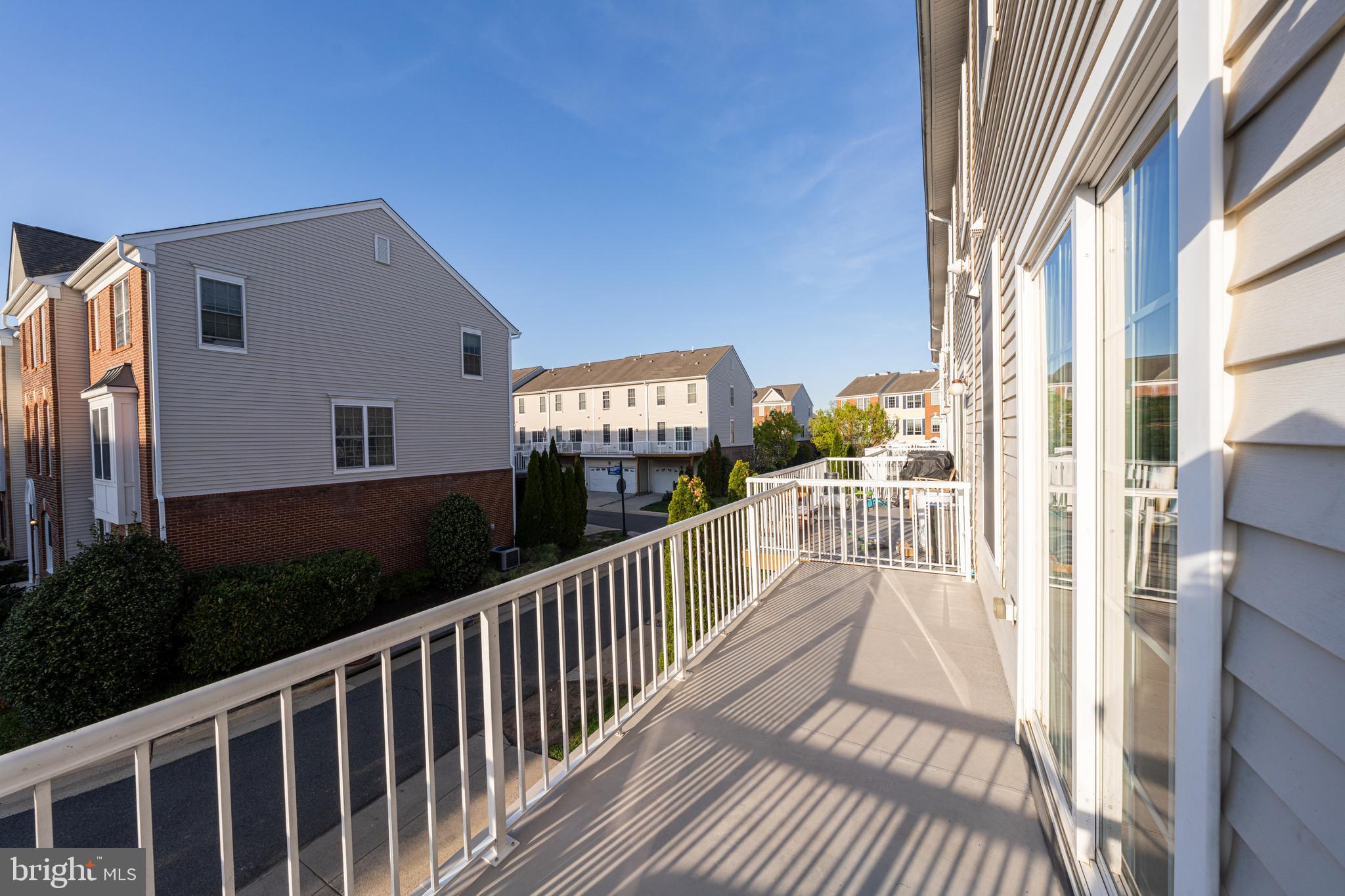 42790 Nations Street Chantilly, VA 20152 - Photo 37 of 40 a view of city from balcony