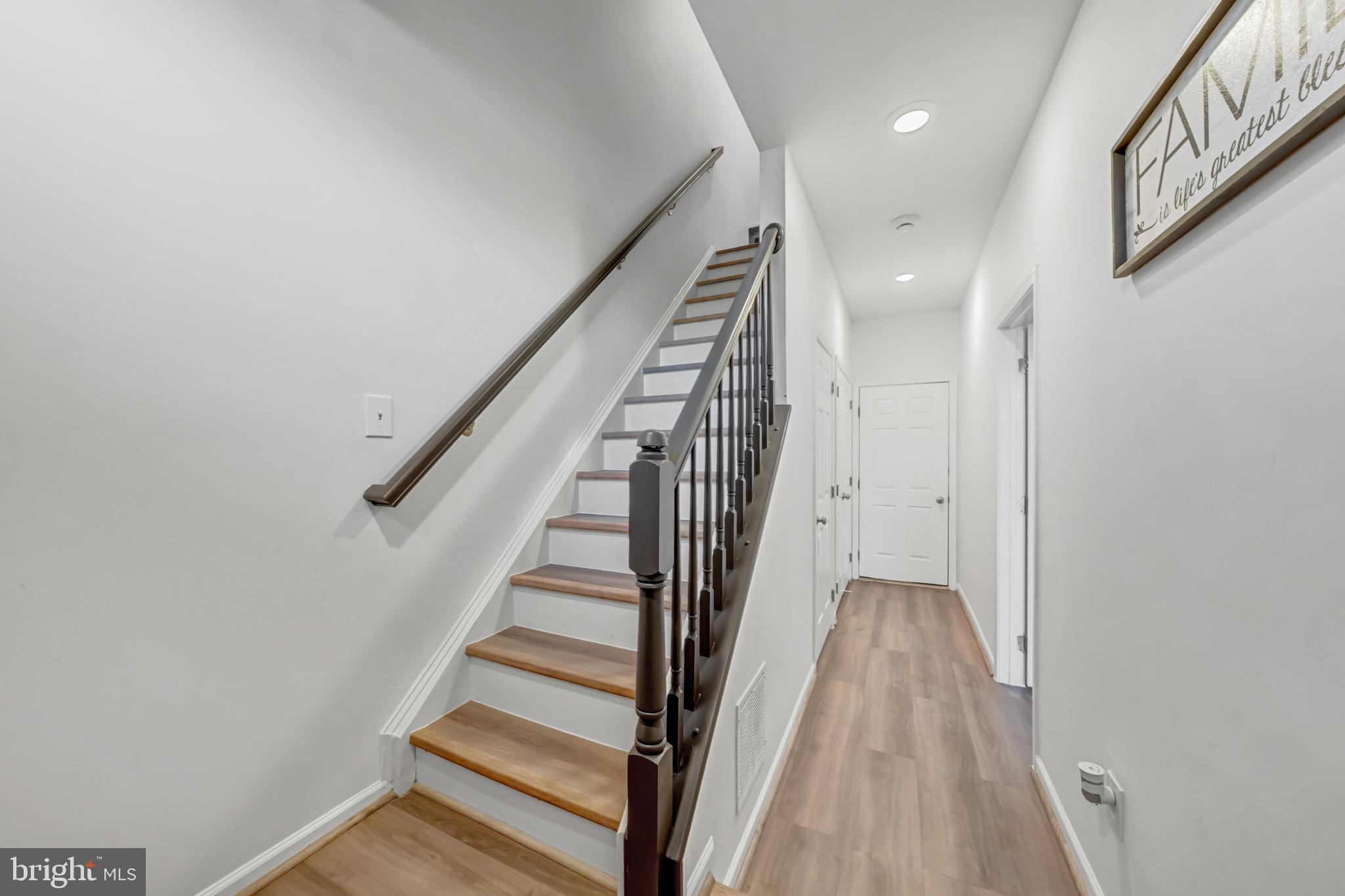 42790 Nations Street Chantilly, VA 20152 - Photo 10 of 40 a view of entryway