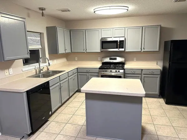 $2,300 | 4811 Pebble Bluff Lane, Katy, TX 77449