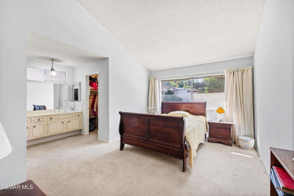 884 Bennett Street Simi Valley, CA 93065 - Photo 11 of 26