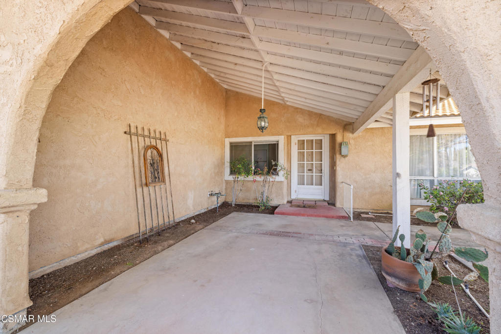 884 Bennett Street Simi Valley, CA 93065 - Photo 3 of 26