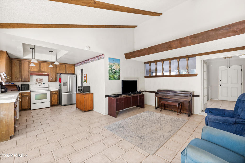 884 Bennett Street Simi Valley, CA 93065 - Photo 8 of 26