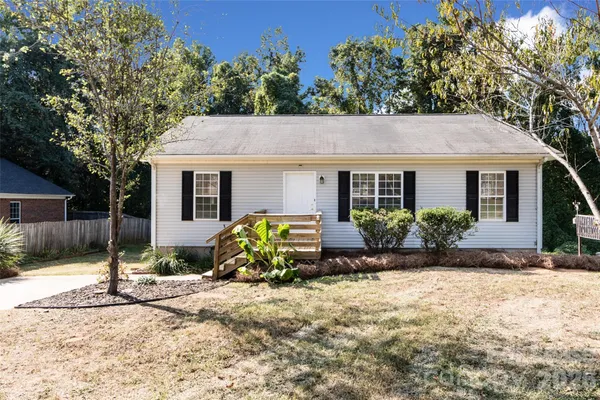$1,795 | 807 King Arthur Drive, Gastonia, NC 28056