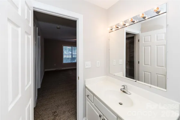 $1,795 | 807 King Arthur Drive, Gastonia, NC 28056