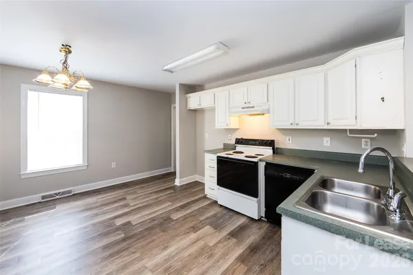 $1,795 | 807 King Arthur Drive, Gastonia, NC 28056