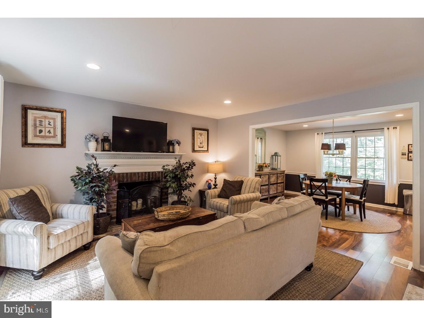 699 Forest Road Wayne, PA 19087 - Photo 6 of 25 Living Room