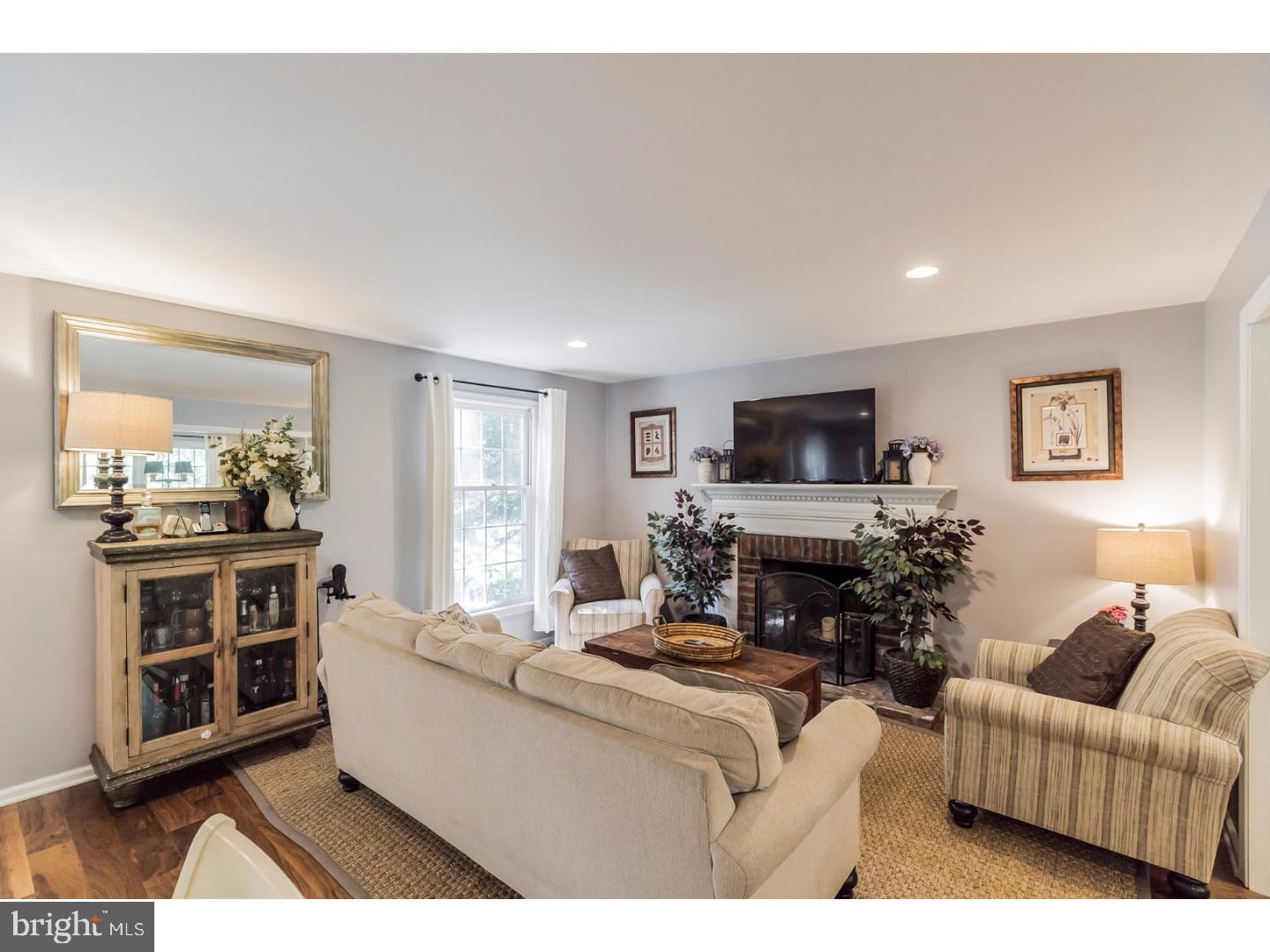 699 Forest Road Wayne, PA 19087 - Photo 7 of 25 Living Room