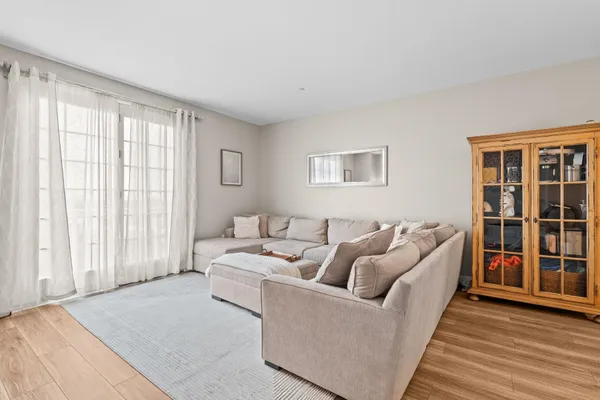 $320,000 | 100 Shearwater Court East, Unit 31, Jersey City, NJ 07305