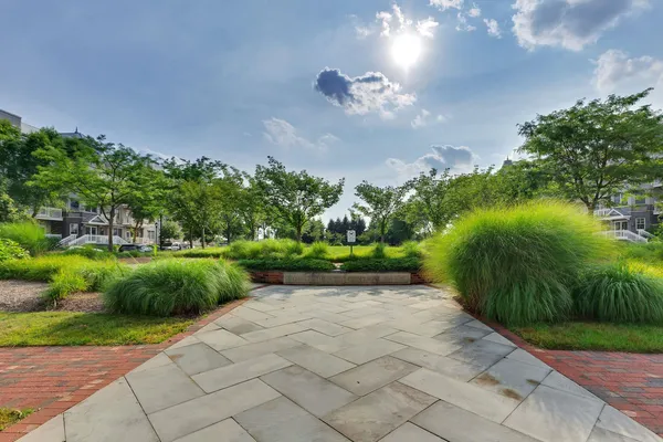 $320,000 | 100 Shearwater Court East, Unit 31, Jersey City, NJ 07305