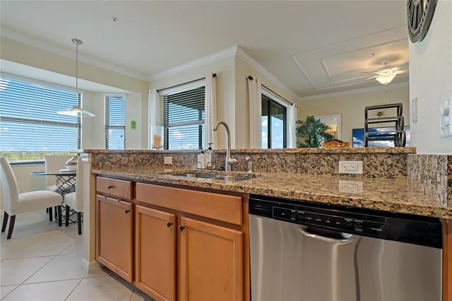 $2,295 | 7015 River Hammock Drive, Unit 405, Bradenton, FL 34212