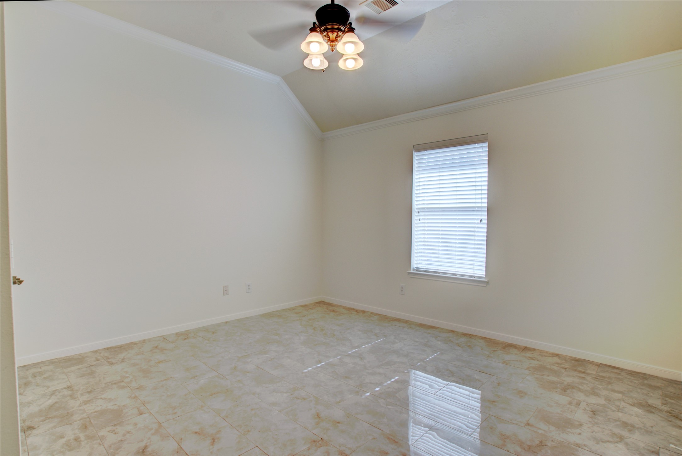 3327 River Bend Drive Rosenberg, TX 77471 - Photo 20 of 33 an empty room with a window