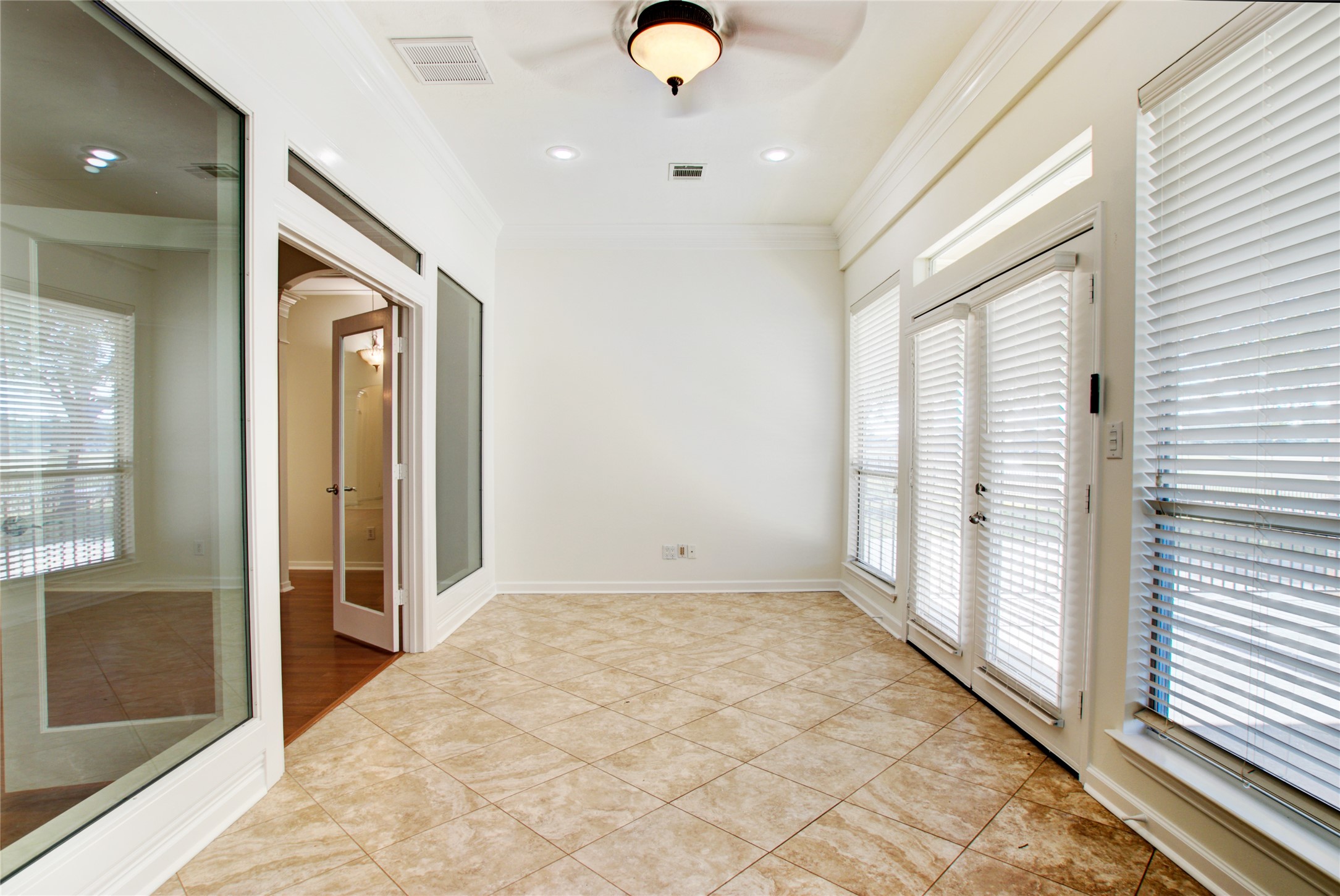 3327 River Bend Drive Rosenberg, TX 77471 - Photo 24 of 33 a view of a livingroom with wooden floor and window