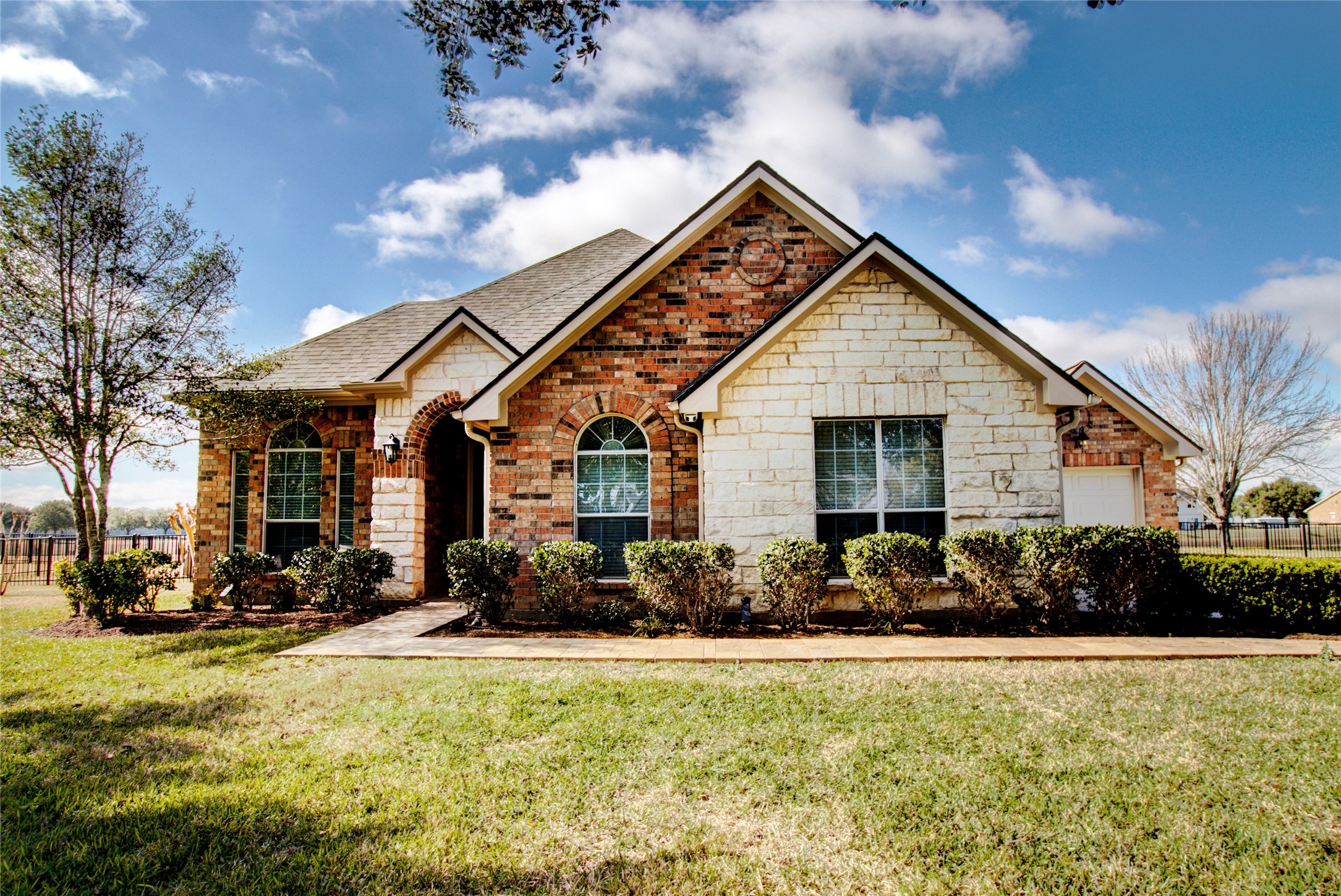 3327 River Bend Drive Rosenberg, TX 77471 - Photo 33 of 33 a front view of a house with patio