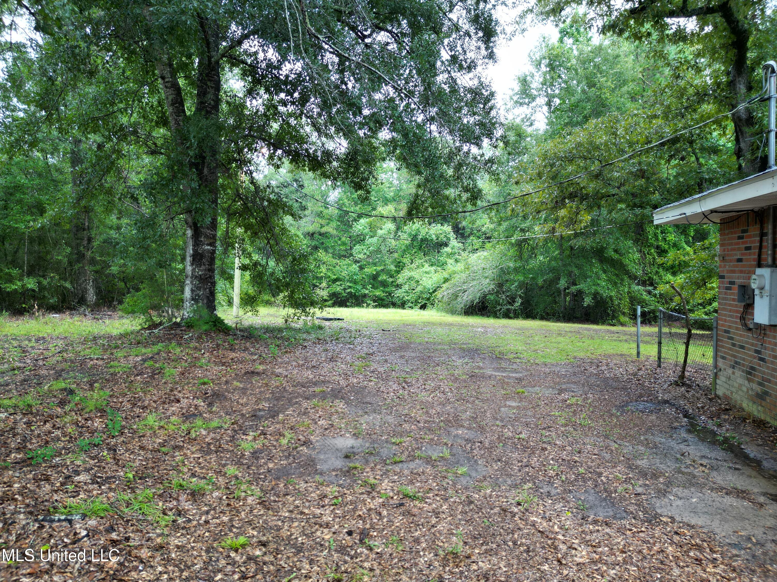 961 Ceasar Road Picayune, MS 39466 - Photo 5 of 25 Photo Jul 24 2025, 19 05 02