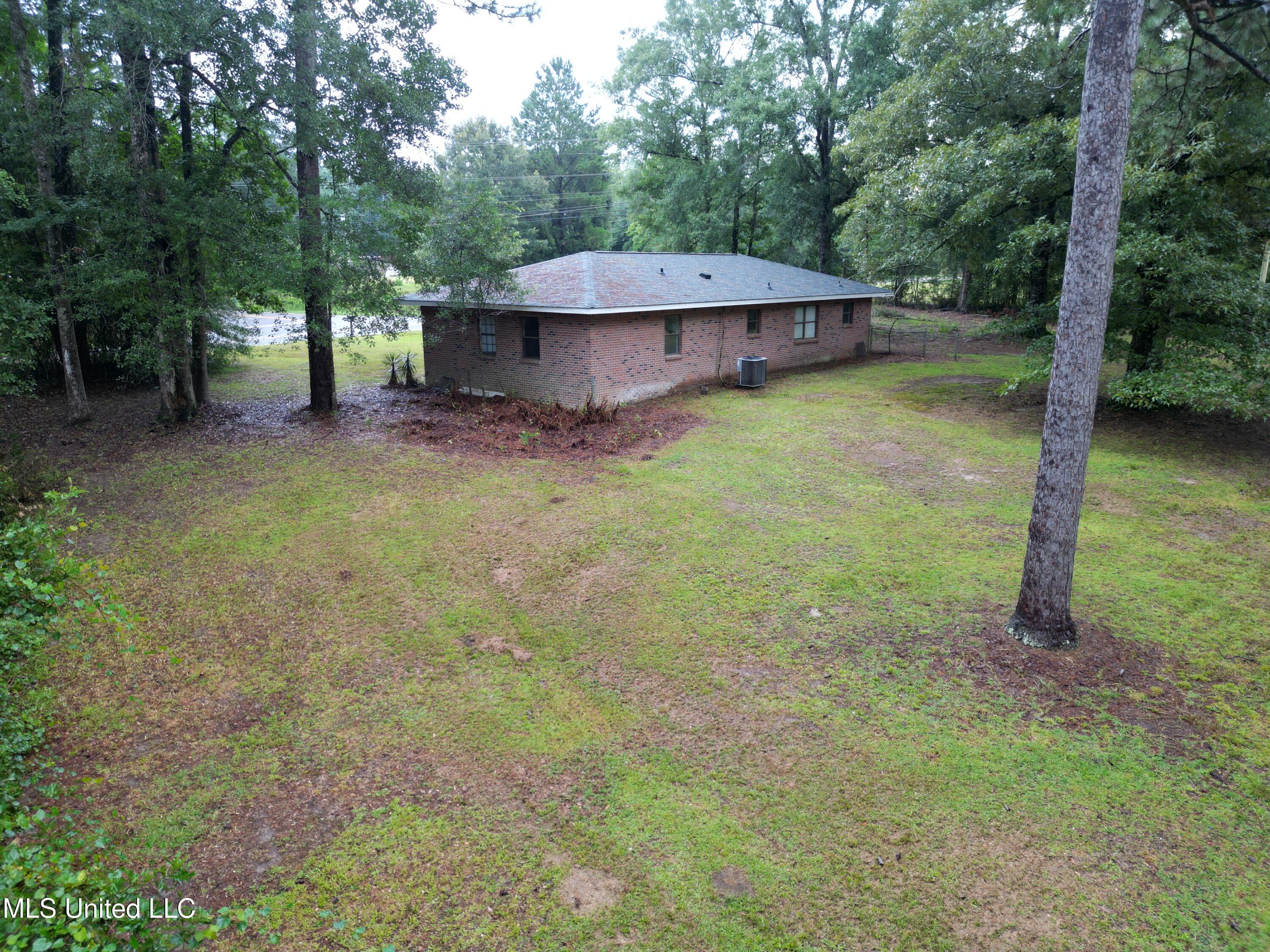 961 Ceasar Road Picayune, MS 39466 - Photo 6 of 25 Photo Jul 24 2025, 19 23 14