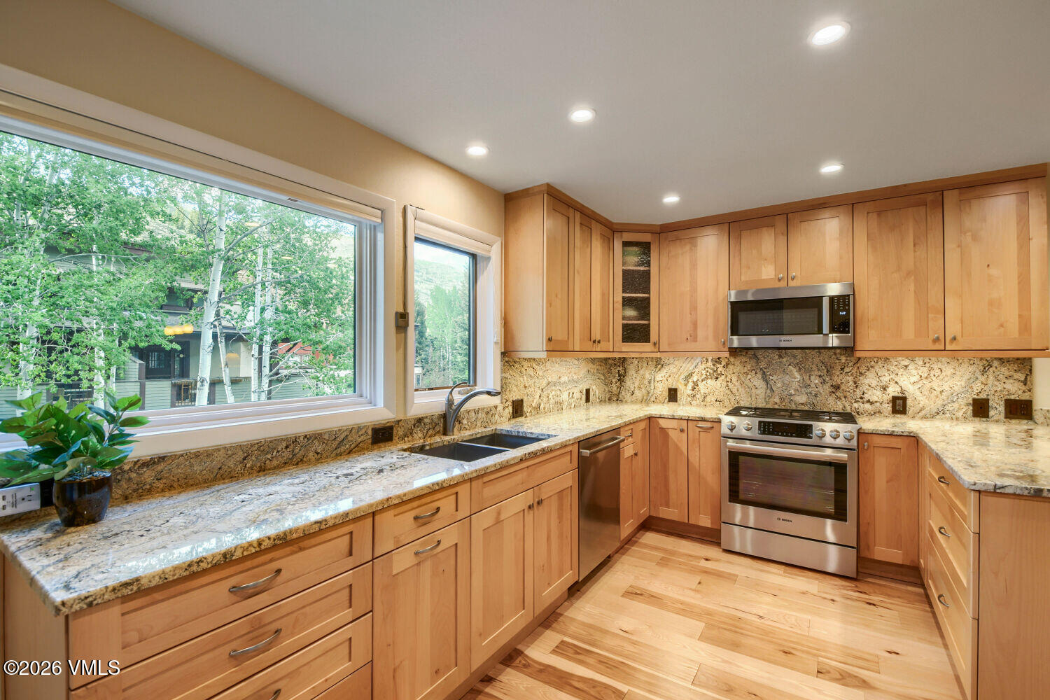 2570 Kinnickinnick Road, Unit H4 Vail, CO 81657 - Photo 6 of 29 2570 Kinnickinnick Road H4 - Web Quality
