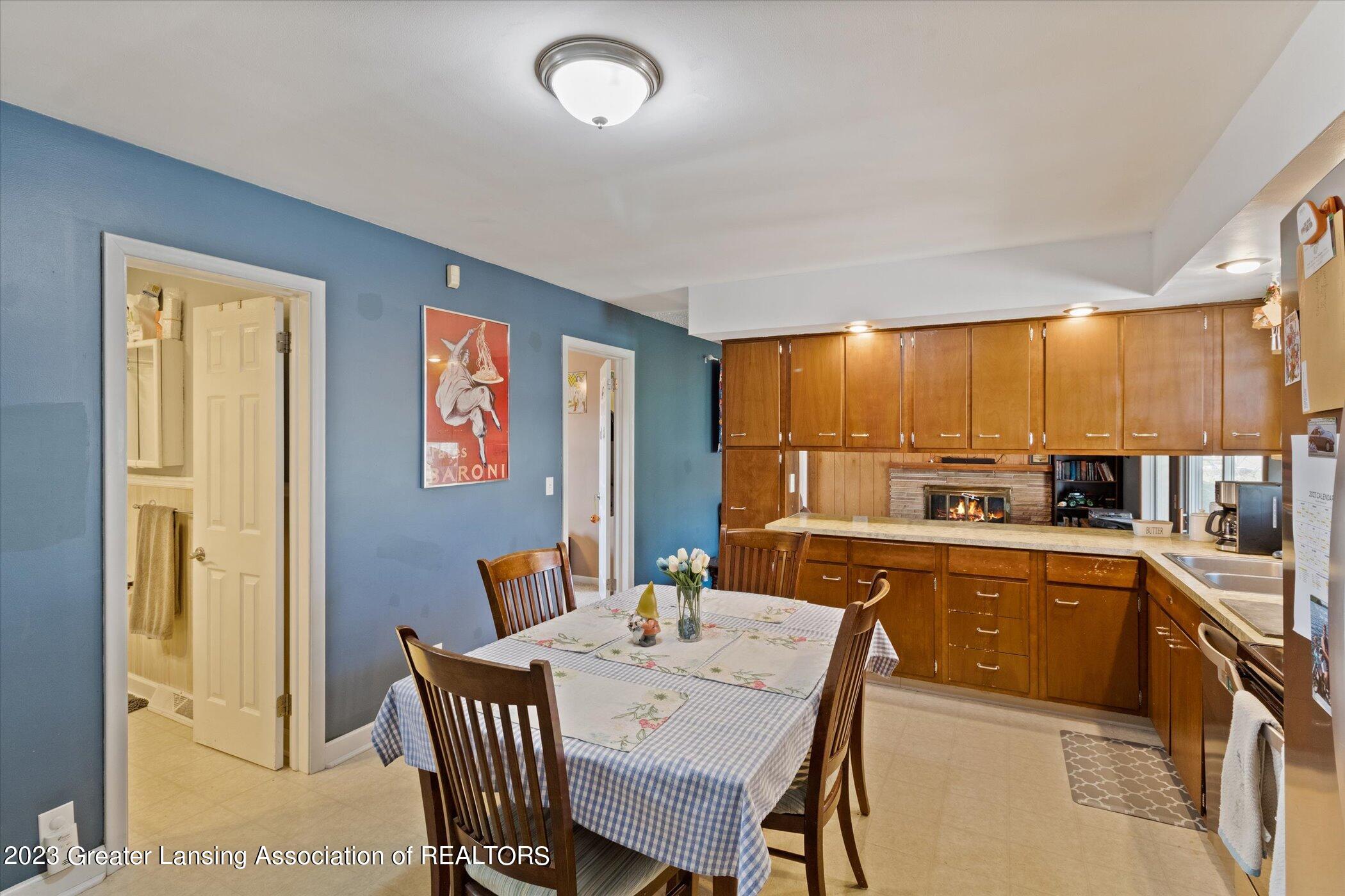 750 Dryer Farm Road Lansing, MI 48917 - Photo 17 of 43 17-750-Dryer-Farm-Rd-Lansing-MI-48917-Wi