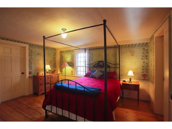 129 Thornton Road New Boston, NH 03070 - Photo 14 of 36