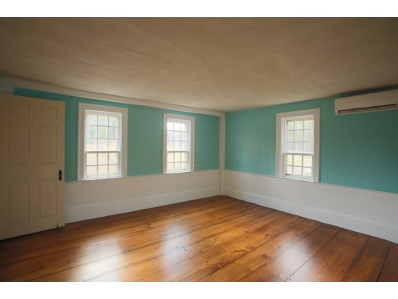 129 Thornton Road New Boston, NH 03070 - Photo 18 of 36