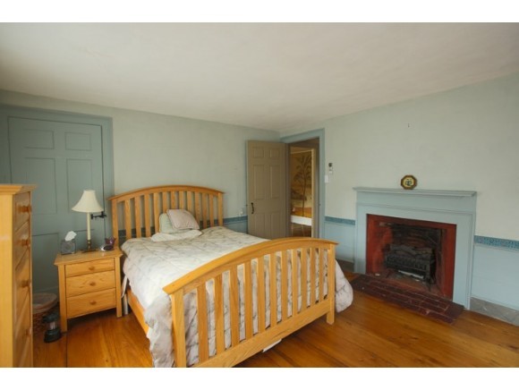 129 Thornton Road New Boston, NH 03070 - Photo 19 of 36