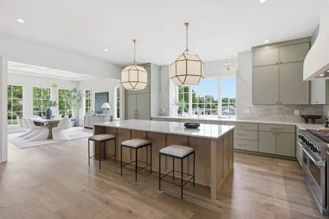$2,999,992 | 105 Keyway Drive, Nashville, TN 37205