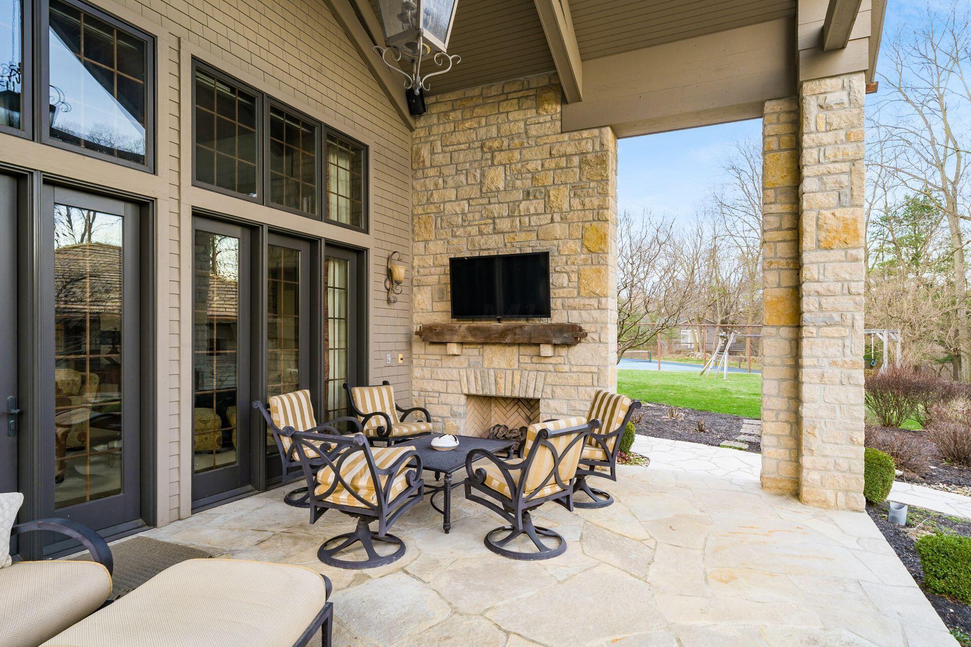 6028 Dublin Road Dublin, OH 43017 - Photo 56 of 91 Covered Patio