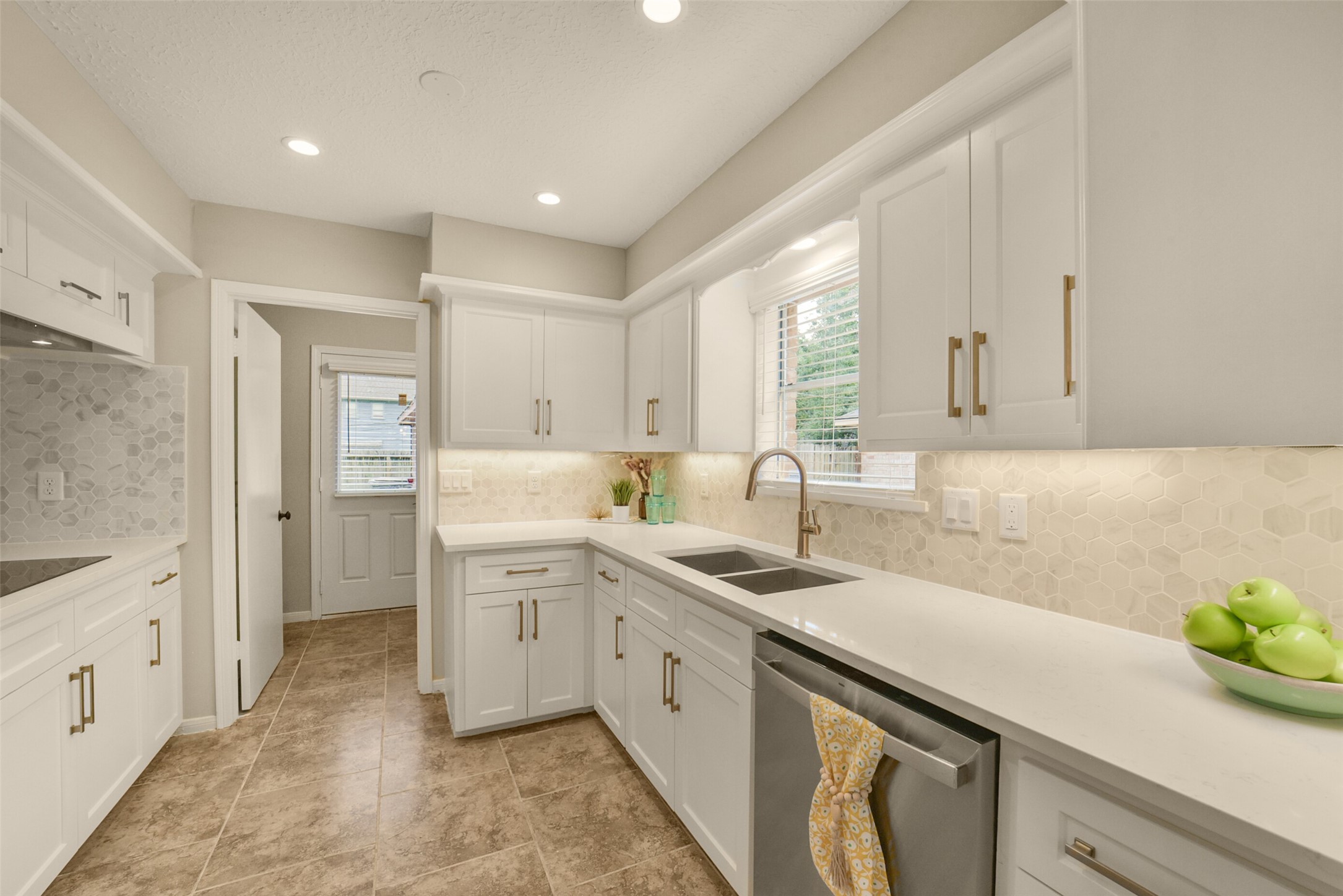 7911 Friars Ct Lane Spring, TX 77379 - Photo 10 of 44