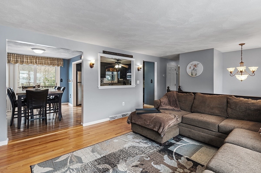 110 Rolling Ridge Lane Methuen, MA 01844 - Photo 6 of 42 Gallery Image 6