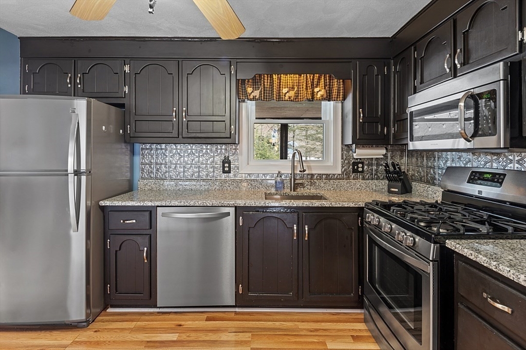 110 Rolling Ridge Lane Methuen, MA 01844 - Photo 9 of 42 Gallery Image 9