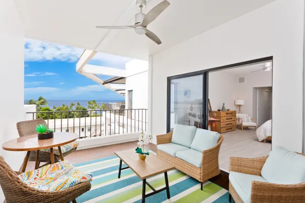 $1,088,800 | 75-6040 Alii Drive, Unit 704, Kailua-Kona, HI 96740