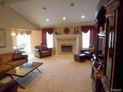 5204 Peekskill Drive Sterling Heights, MI 48310 - Photo 2 of 13 great room