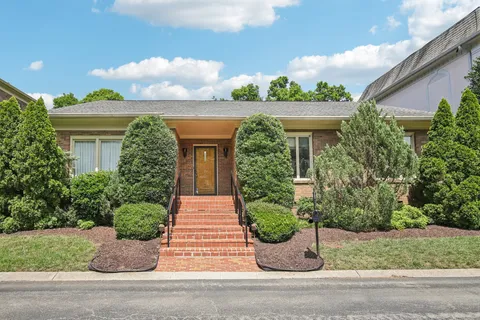 $899,900 | 73 Concord Park West, Nashville, TN 37205