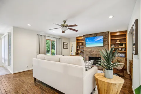 $899,900 | 73 Concord Park West, Nashville, TN 37205