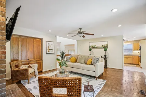 $899,900 | 73 Concord Park West, Nashville, TN 37205