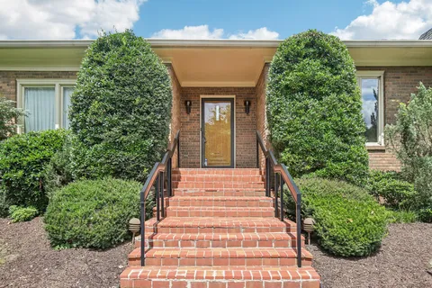 $899,900 | 73 Concord Park West, Nashville, TN 37205