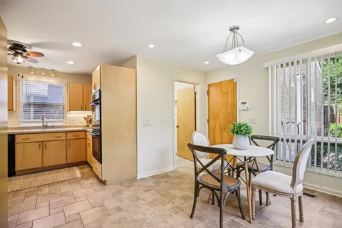 $899,900 | 73 Concord Park West, Nashville, TN 37205