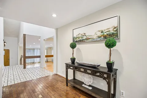 $899,900 | 73 Concord Park West, Nashville, TN 37205