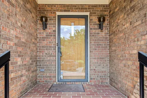 $899,900 | 73 Concord Park West, Nashville, TN 37205