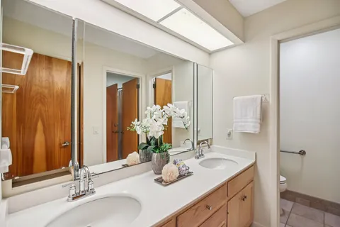 $899,900 | 73 Concord Park West, Nashville, TN 37205