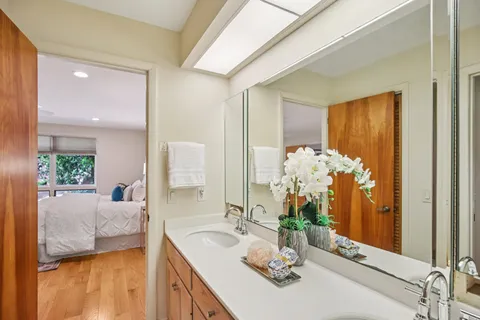 $899,900 | 73 Concord Park West, Nashville, TN 37205