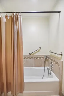 $899,900 | 73 Concord Park West, Nashville, TN 37205