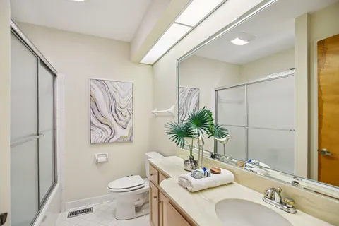 $899,900 | 73 Concord Park West, Nashville, TN 37205