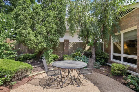 $899,900 | 73 Concord Park West, Nashville, TN 37205