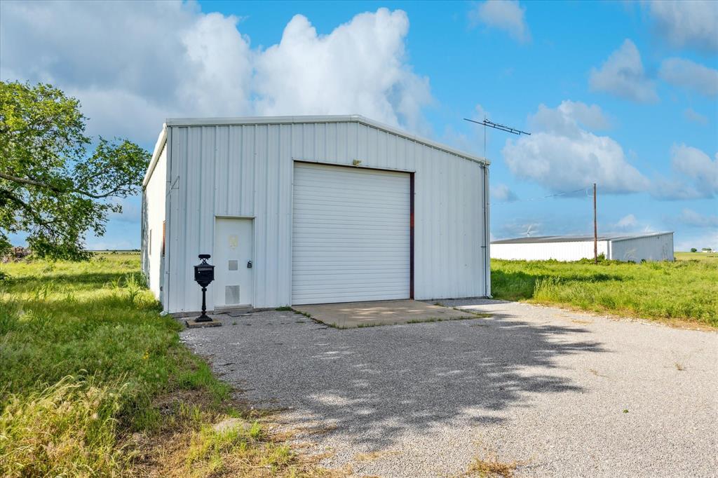 373 FM 373 South Muenster, TX 76252 - Photo 9 of 31 a backyard of a house