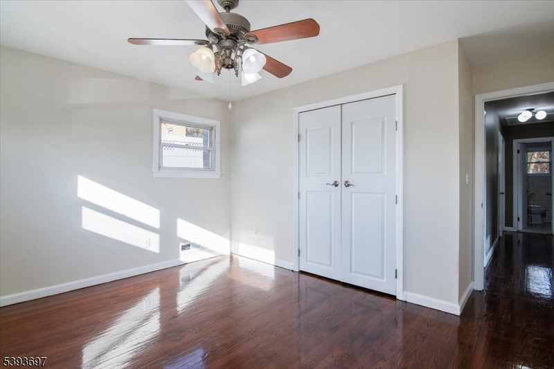 301 Riverview Road Pompton Lakes, NJ 07442 - Photo 12 of 33