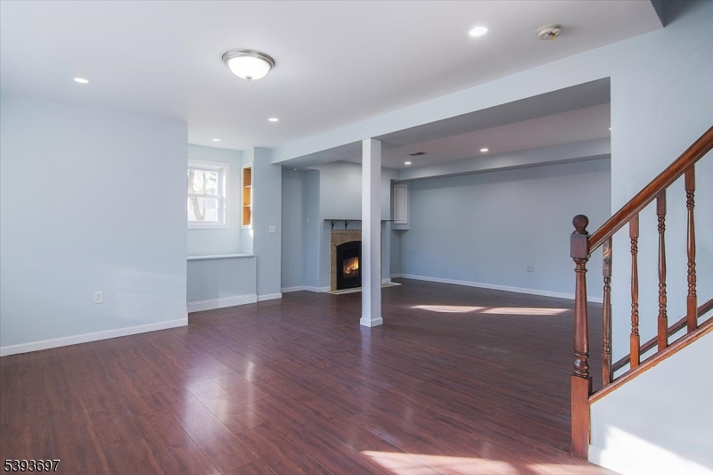 301 Riverview Road Pompton Lakes, NJ 07442 - Photo 19 of 33