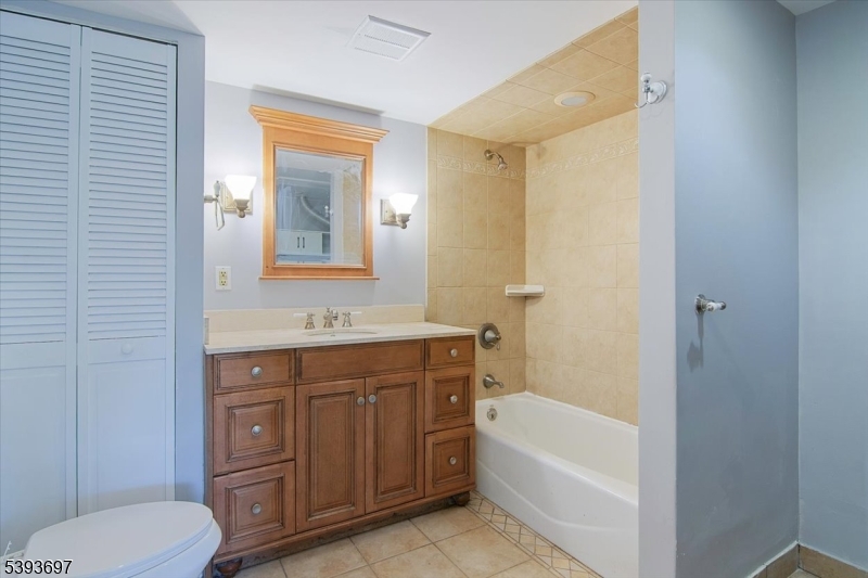 301 Riverview Road Pompton Lakes, NJ 07442 - Photo 23 of 33