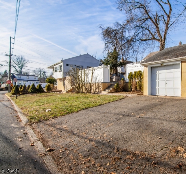 301 Riverview Road Pompton Lakes, NJ 07442 - Photo 29 of 33