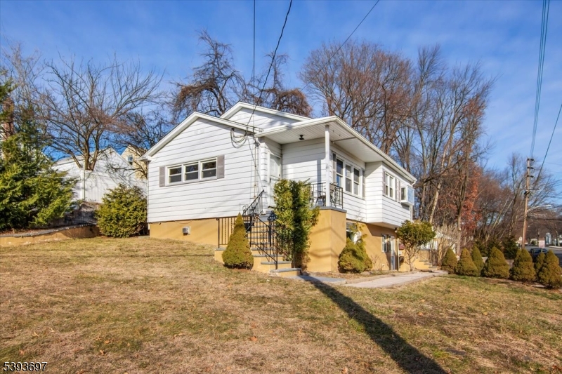 301 Riverview Road Pompton Lakes, NJ 07442 - Photo 32 of 33