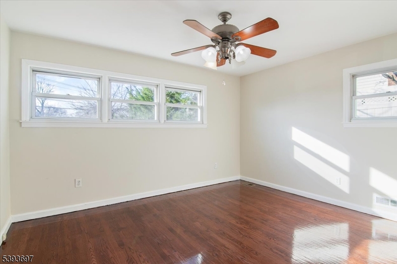 301 Riverview Road Pompton Lakes, NJ 07442 - Photo 10 of 33